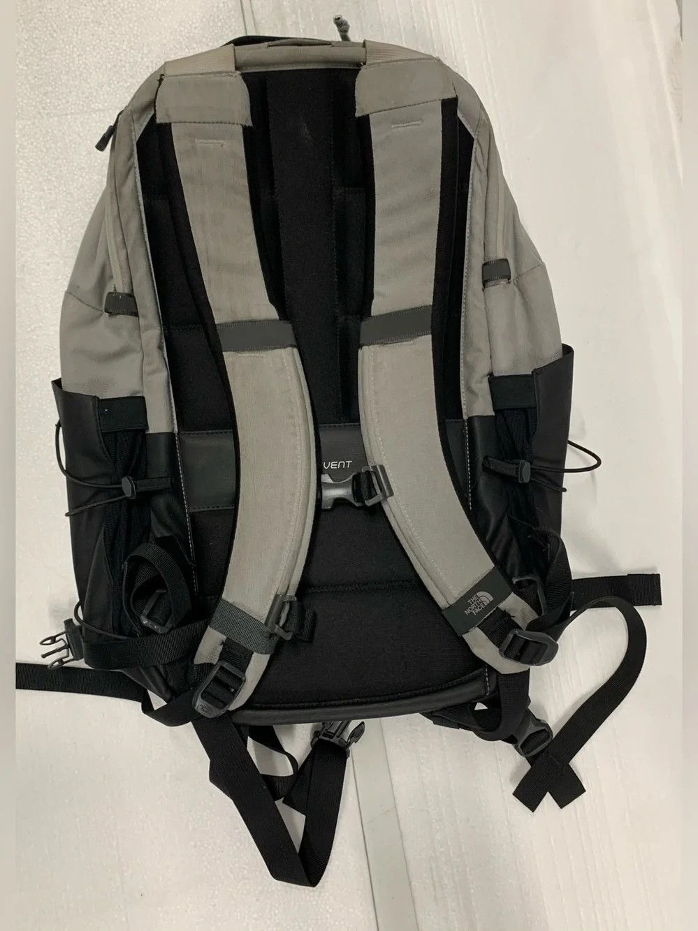 The North Face Borealis FlexVent Backpack Gray/Black 16